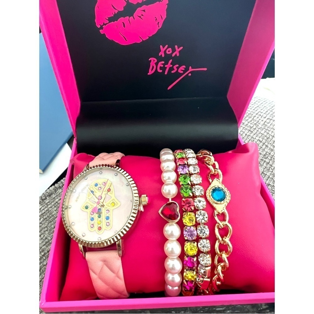 Betsy Johnson hamsa hand watch and bracelets. New in box - Picture 4 of 8